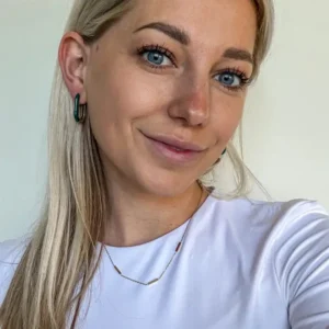 Amber oorbellen groen